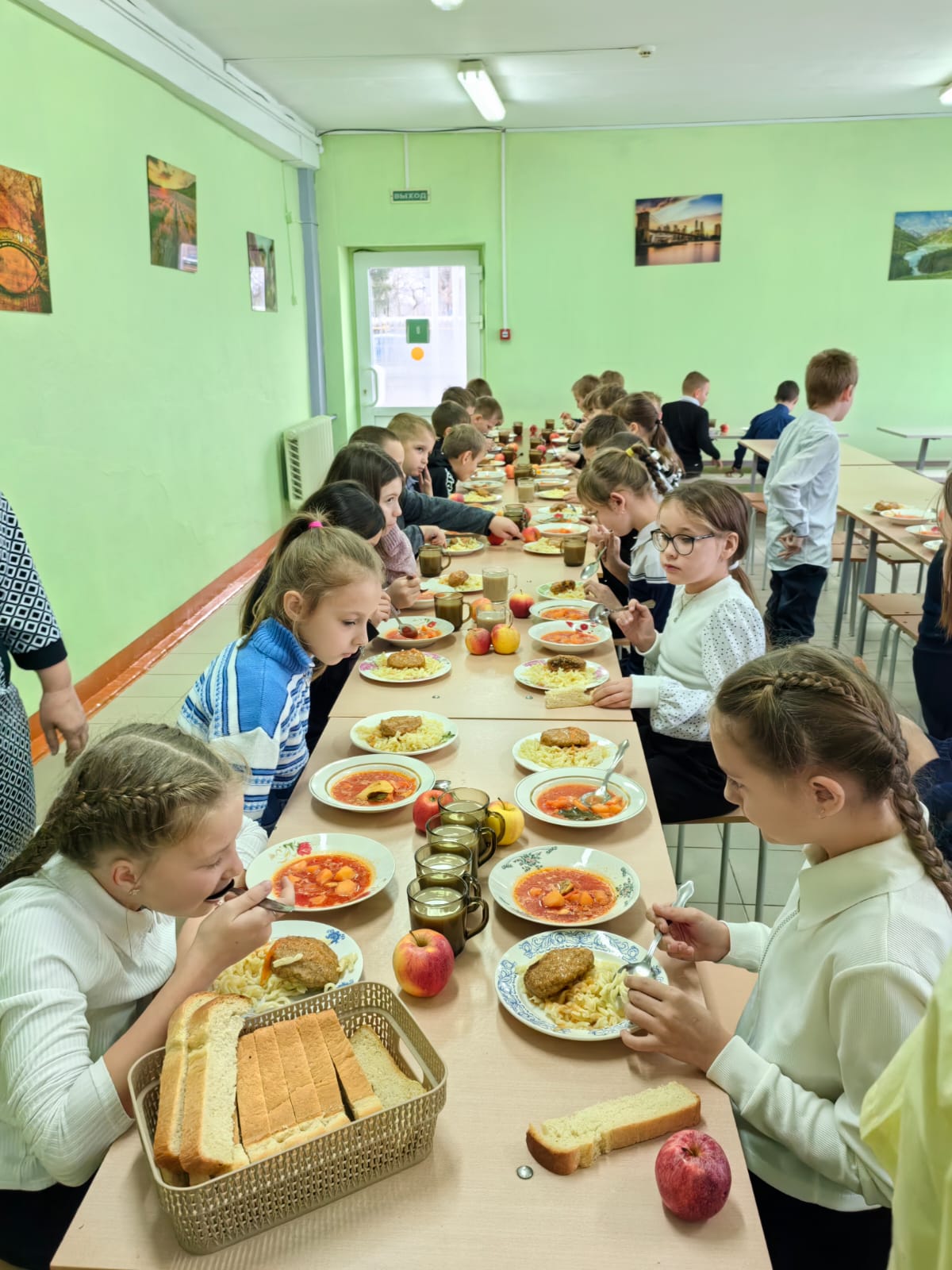 Столовая.